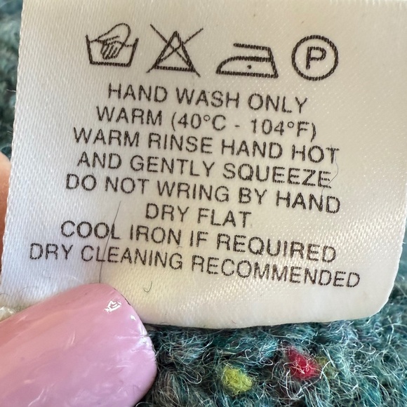 Ness of Scotland Poinsettia Pattern Turtleneck Green Tweed Sweater Size M - Picture 9 of 10